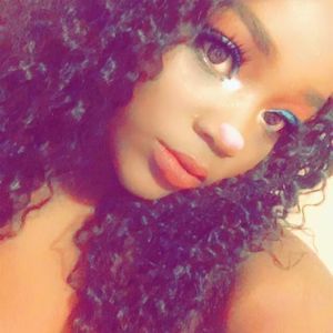 Meet your Posher, Mya